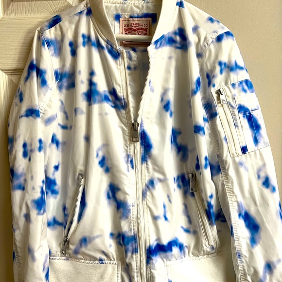 NWOT, Woman’s Levi Strauss rain jacket/light zip up jacket. Size medium - Picture 1 of 4